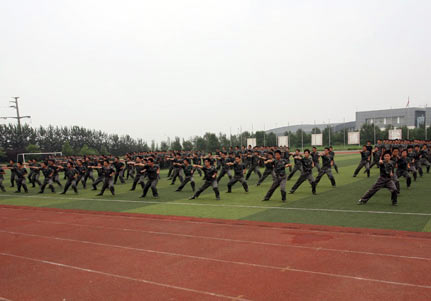企業(yè)軍訓圖片