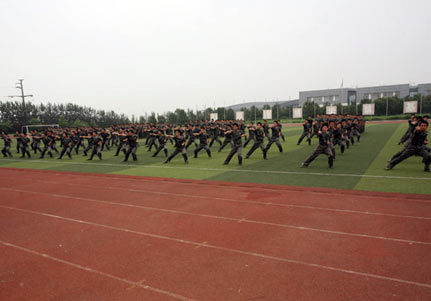 企業(yè)新員工軍訓(xùn)