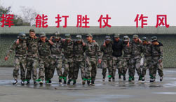 成都繆斯造型員工軍訓拓展活動