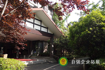 成都周邊軍訓(xùn)拓展團(tuán)建基地
