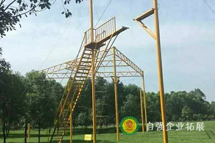 成都周邊軍訓(xùn)拓展團(tuán)建基地